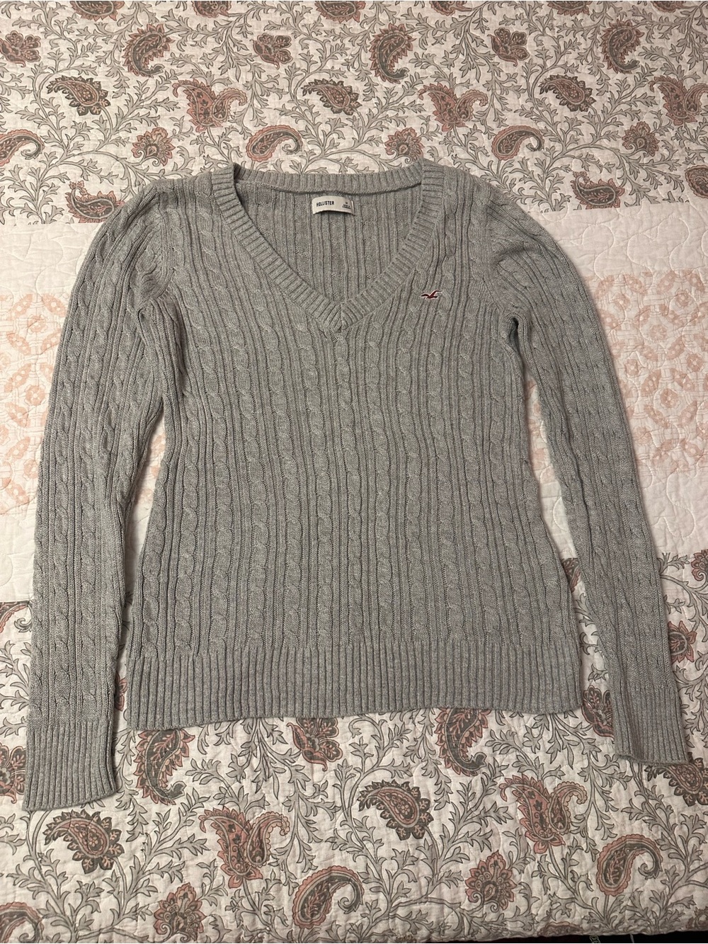 Hollister Light Gray Cable-Knit V-Neck Sweater